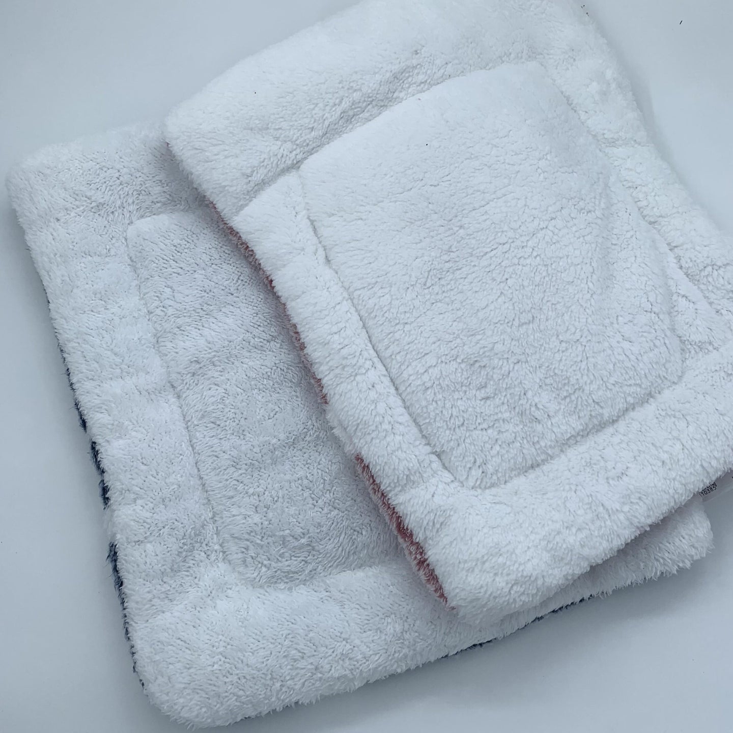 Cozy Fur Mat for Small Pets 32x25cm